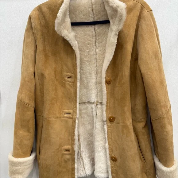 Danier 💯 % Sheepskin Suede Jacket - Picture 3 of 17